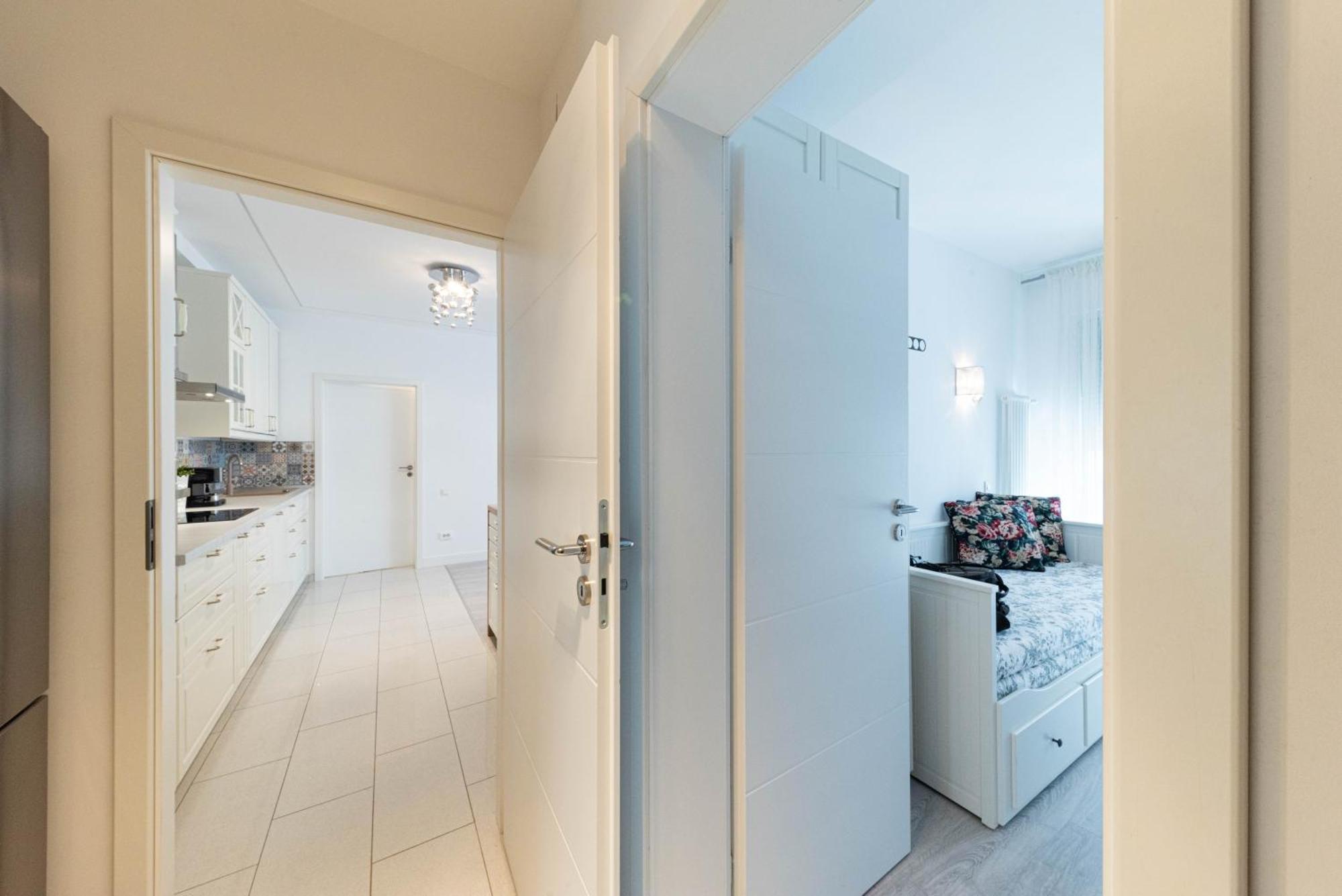 Smile Apartments Букурещ Екстериор снимка