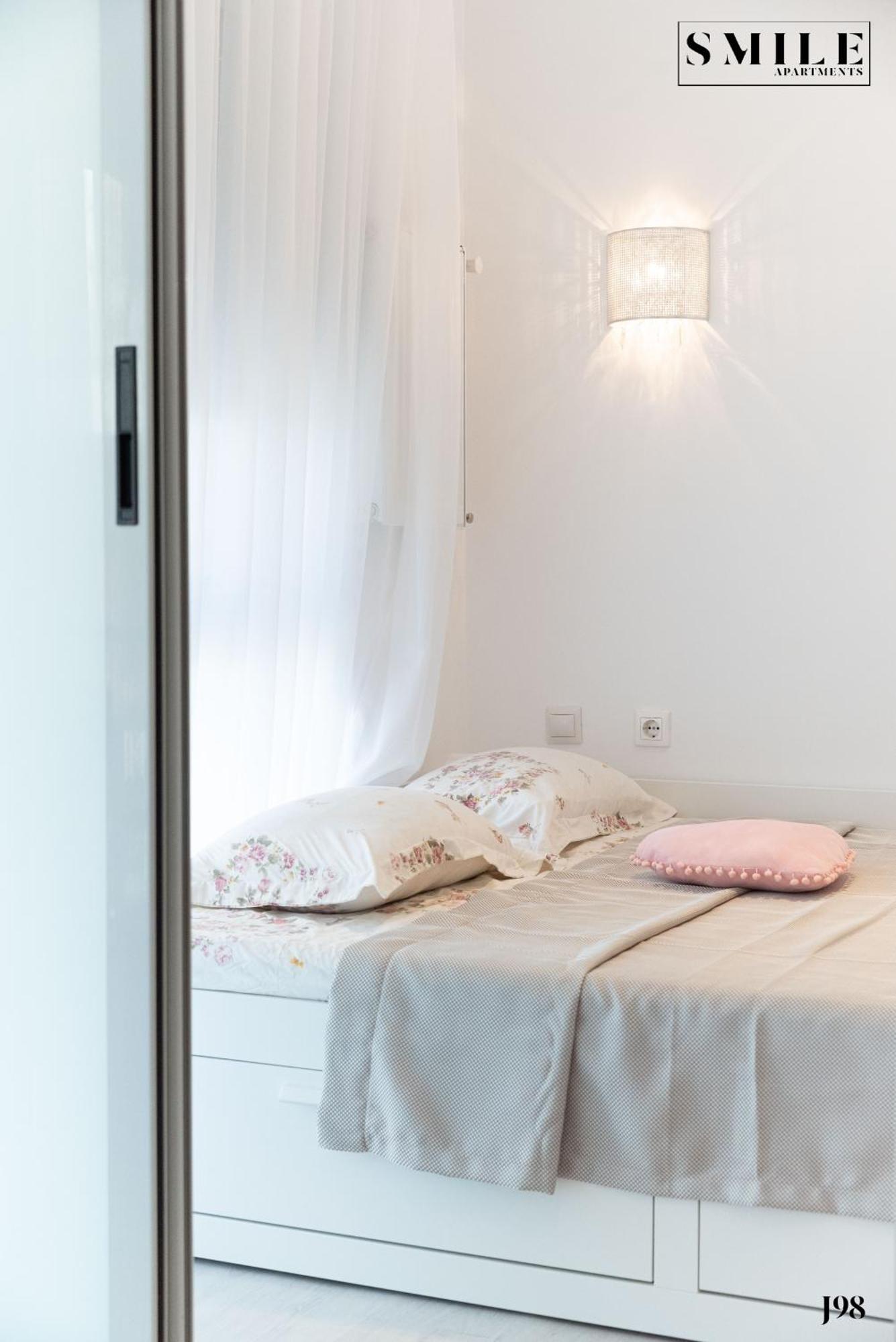 Smile Apartments Букурещ Екстериор снимка